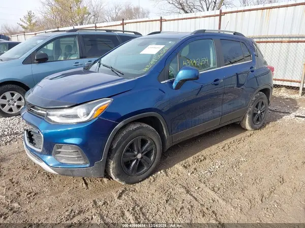 3GNCJPSBXKL300093 2019 CHEVROLET TRAX - Image 2