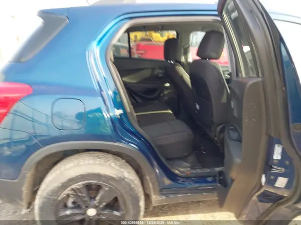 3GNCJPSBXKL300093 2019 CHEVROLET TRAX - Image 8
