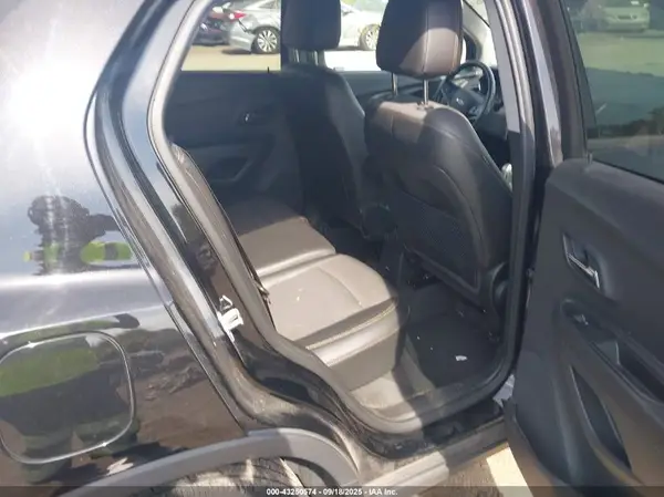 3GNCJPSBXKL367227 2019 CHEVROLET TRAX - Image 8