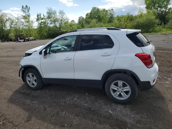 3GNCJPSBXLL210394 2020 CHEVROLET TRAX - Image 2