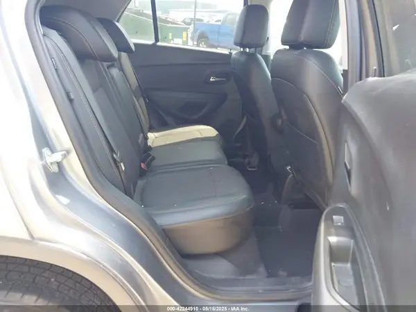3GNCJPSBXLL275553 2020 CHEVROLET TRAX - Image 8