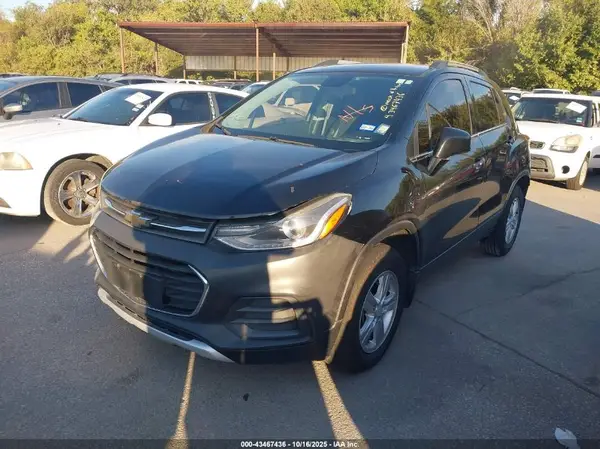 3GNCJPSBXLL328445 2020 CHEVROLET TRAX - Image 2