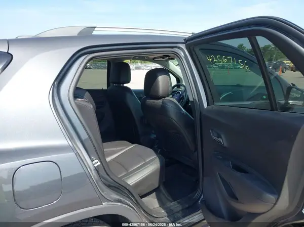 3GNCJRSB0GL242112 2016 CHEVROLET TRAX - Image 8