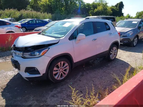 3GNCJRSB0HL196752 2017 CHEVROLET TRAX - Image 2
