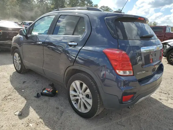 3GNCJRSB0JL302655 2018 CHEVROLET TRAX - Image 2