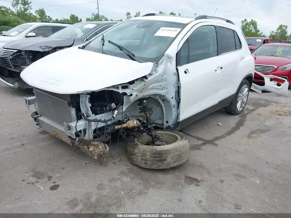 3GNCJRSB0LL196680 2020 CHEVROLET TRAX - Image 2
