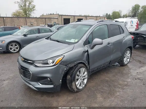 3GNCJRSB0LL207628 2020 CHEVROLET TRAX - Image 2
