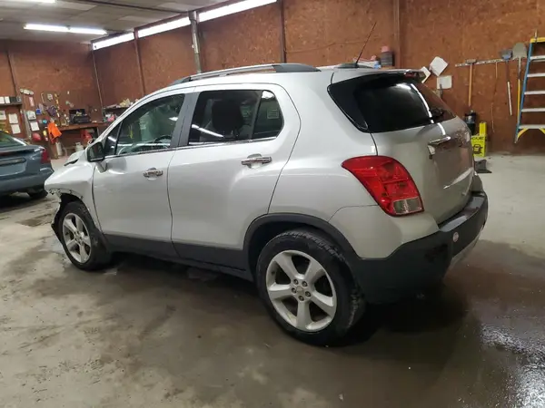 3GNCJRSB1GL167680 2016 CHEVROLET TRAX - Image 2