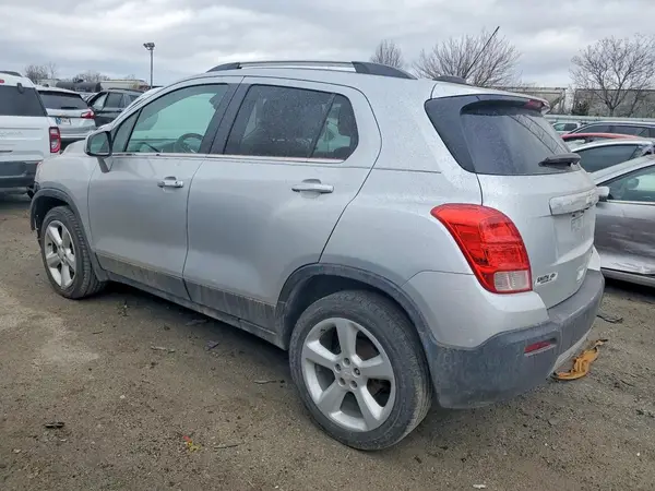 3GNCJRSB1GL189551 2016 CHEVROLET TRAX - Image 2