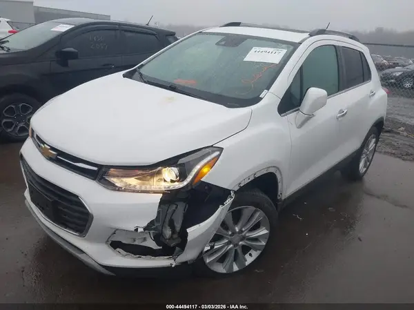 3GNCJRSB1HL201537 2017 CHEVROLET TRAX - Image 2
