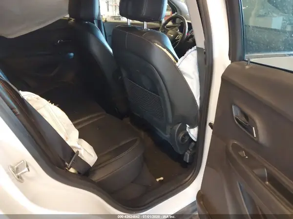 3GNCJRSB1JL198001 2018 CHEVROLET TRAX - Image 8