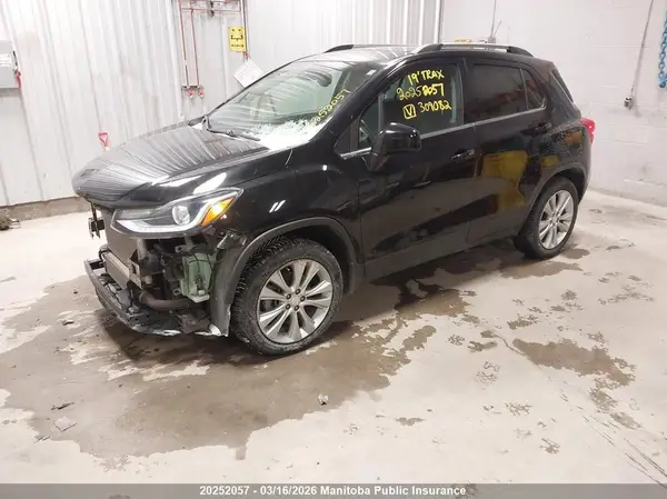 3GNCJRSB1KL309082 2019 CHEVROLET TRAX - Image 2