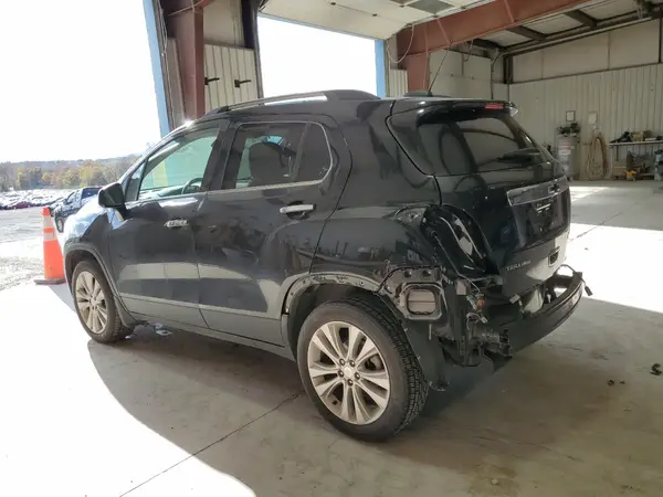3GNCJRSB1KL393453 2019 CHEVROLET TRAX - Image 2