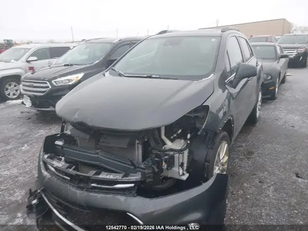 3GNCJRSB1LL110597 2020 CHEVROLET TRAX - Image 2