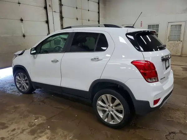 3GNCJRSB1LL126637 2020 CHEVROLET TRAX - Image 2