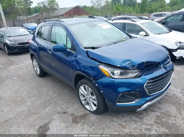 3GNCJRSB1LL249645 2020 CHEVROLET TRAX - Image 1