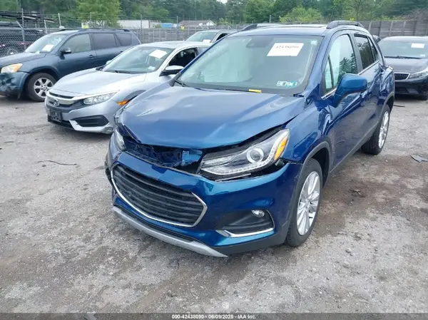 3GNCJRSB1LL249645 2020 CHEVROLET TRAX - Image 2