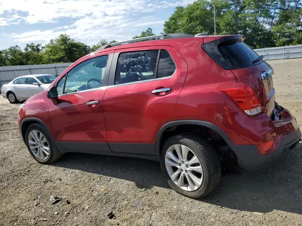 3GNCJRSB1LL261486 2020 CHEVROLET TRAX - Image 2