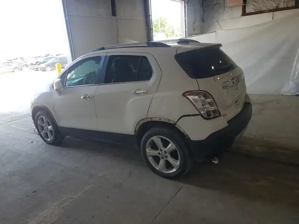 3GNCJRSB2GL188506 2016 CHEVROLET TRAX - Image 2