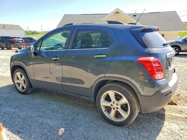3GNCJRSB2GL215882 2016 CHEVROLET TRAX - Image 2