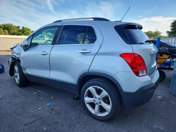 3GNCJRSB2GL263561 2016 CHEVROLET TRAX - Image 2