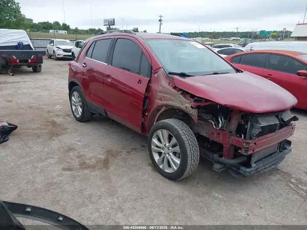 3GNCJRSB2KL243447 2019 CHEVROLET TRAX - Image 1