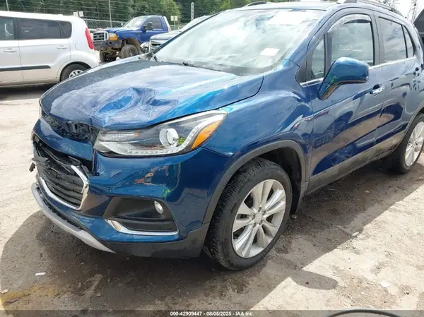 3GNCJRSB2LL216489 2020 CHEVROLET TRAX - Image 2