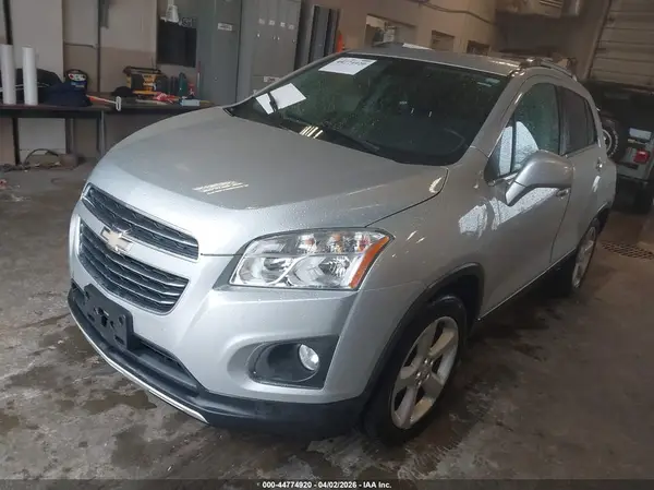3GNCJRSB3GL161556 2016 CHEVROLET TRAX - Image 2