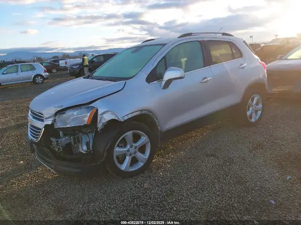 3GNCJRSB3GL163954 2016 CHEVROLET TRAX - Image 2