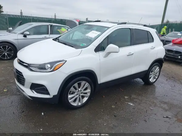 3GNCJRSB3HL193750 2017 CHEVROLET TRAX - Image 2