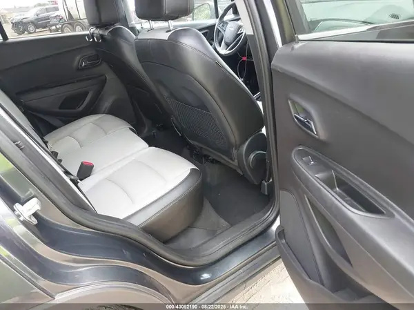 3GNCJRSB3HL212944 2017 CHEVROLET TRAX - Image 8