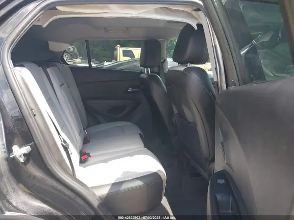 3GNCJRSB3HL283741 2017 CHEVROLET TRAX - Image 8