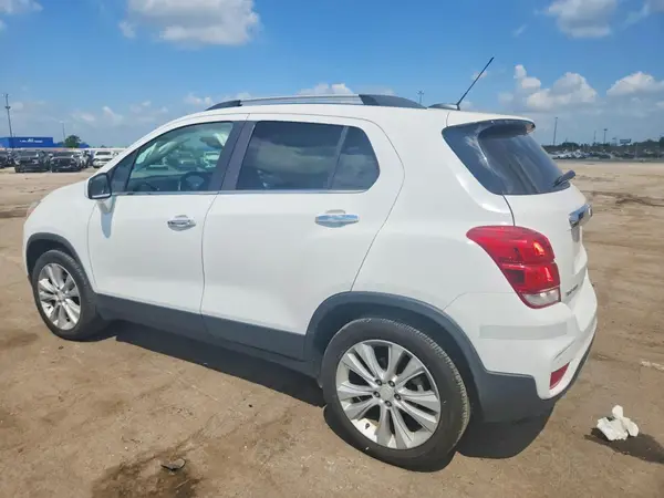 3GNCJRSB3JL296656 2018 CHEVROLET TRAX - Image 2