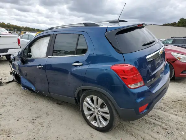 3GNCJRSB3LL128843 2020 CHEVROLET TRAX - Image 2