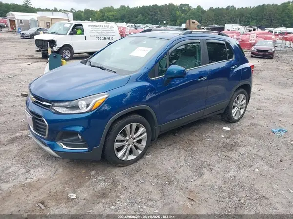 3GNCJRSB3LL161048 2020 CHEVROLET TRAX - Image 2
