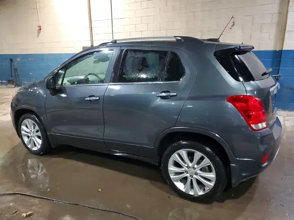 3GNCJRSB3LL163379 2020 CHEVROLET TRAX - Image 2