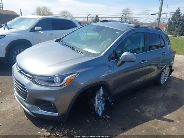 3GNCJRSB3LL186435 2020 CHEVROLET TRAX - Image 2