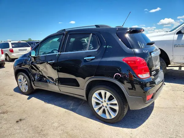 3GNCJRSB3LL213777 2020 CHEVROLET TRAX - Image 2