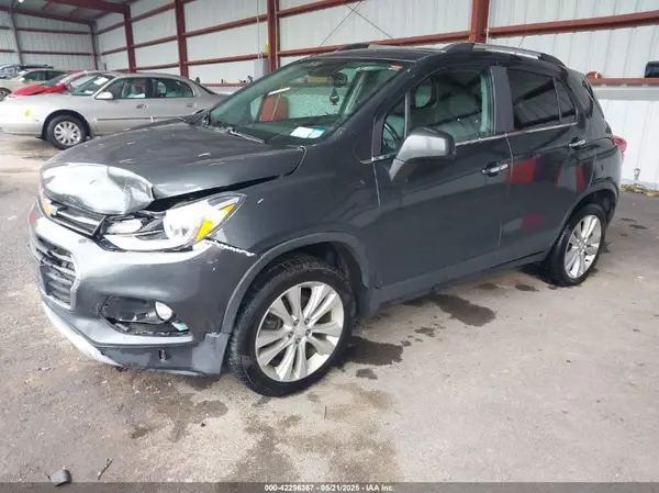 3GNCJRSB4HL248531 2017 CHEVROLET TRAX - Image 2