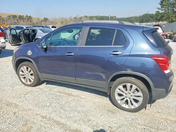 3GNCJRSB4JL165655 2018 CHEVROLET TRAX - Image 2