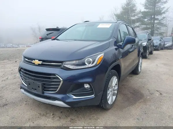 3GNCJRSB4JL419011 2018 CHEVROLET TRAX - Image 2