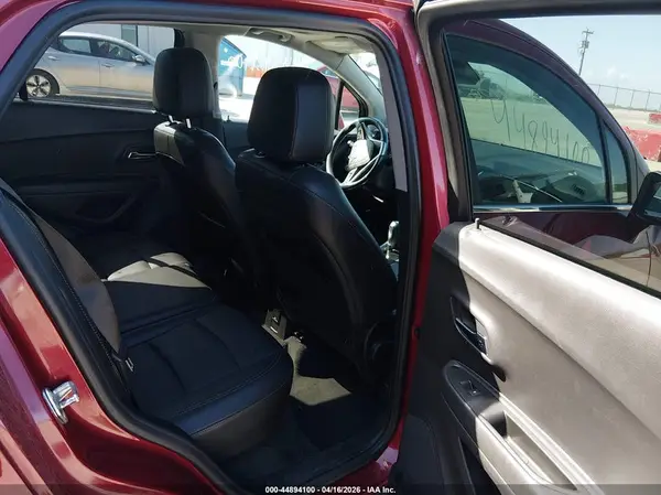 3GNCJRSB4KL244812 2019 CHEVROLET TRAX - Image 8