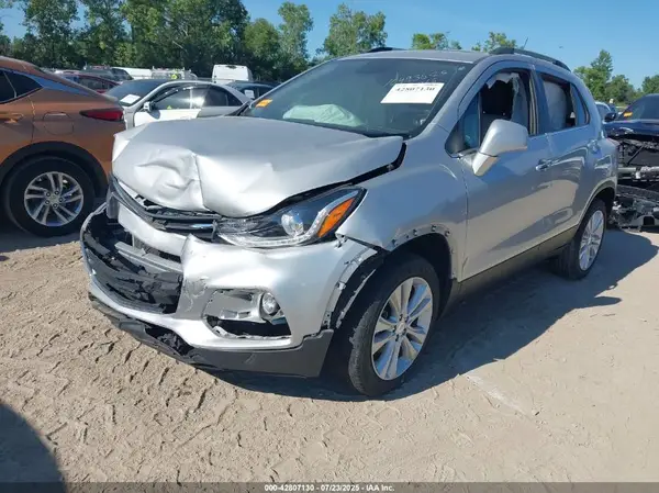 3GNCJRSB4KL319766 2019 CHEVROLET TRAX - Image 2