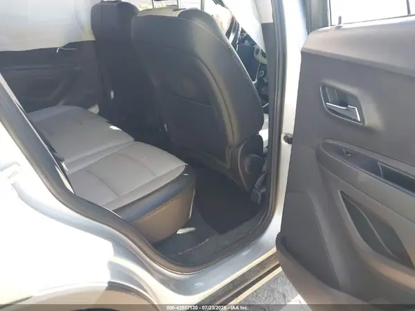 3GNCJRSB4KL319766 2019 CHEVROLET TRAX - Image 8