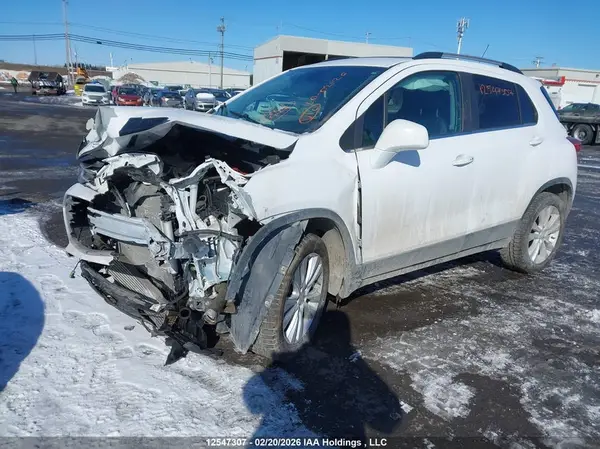 3GNCJRSB4LL201878 2020 CHEVROLET TRAX - Image 2