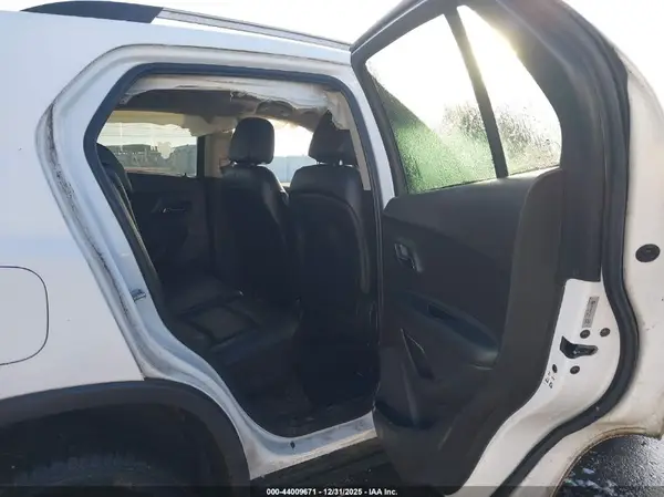 3GNCJRSB5GL165771 2016 CHEVROLET TRAX - Image 8