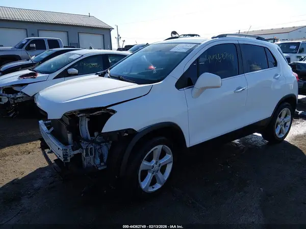 3GNCJRSB5GL264607 2016 CHEVROLET TRAX - Image 2