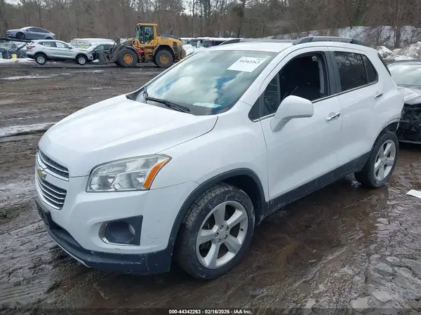 3GNCJRSB5GL277809 2016 CHEVROLET TRAX - Image 2