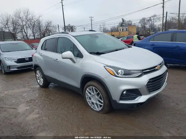 3GNCJRSB5HL278167 2017 CHEVROLET TRAX - Image 1