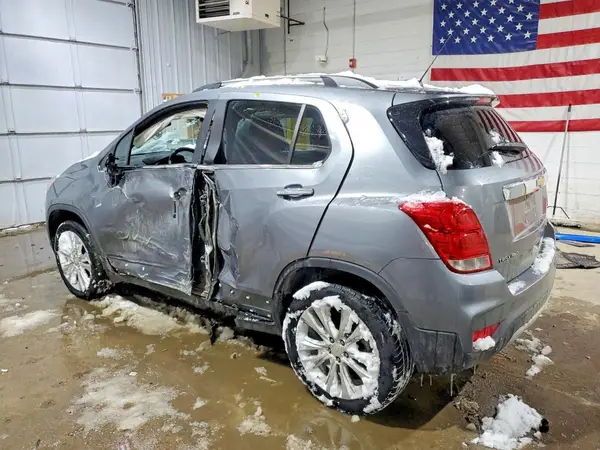 3GNCJRSB5LL157941 2020 CHEVROLET TRAX - Image 2